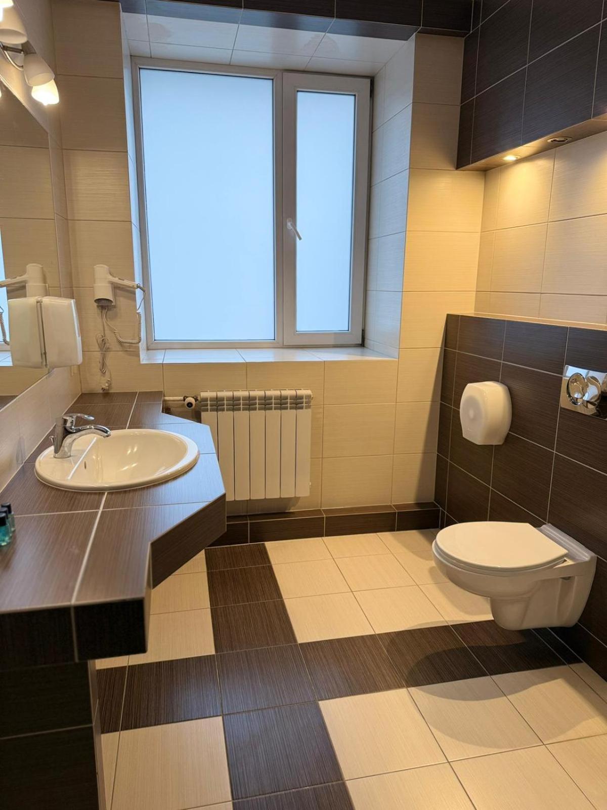Hotel Tm Radom Esterno foto