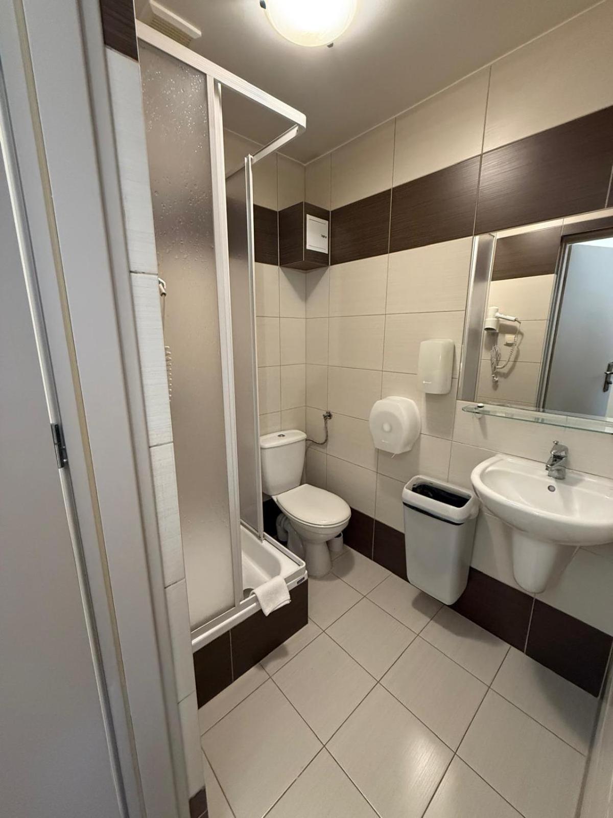 Hotel Tm Radom Esterno foto