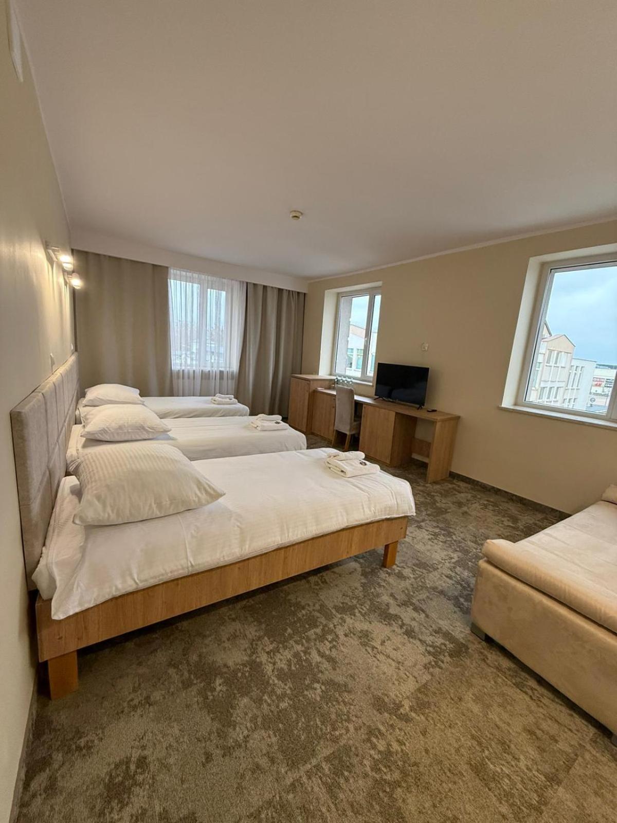 Hotel Tm Radom Esterno foto