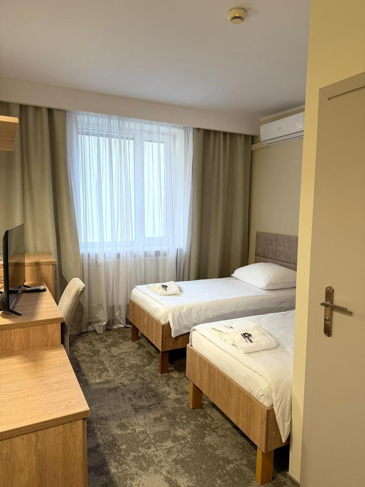 Hotel Tm Radom Esterno foto